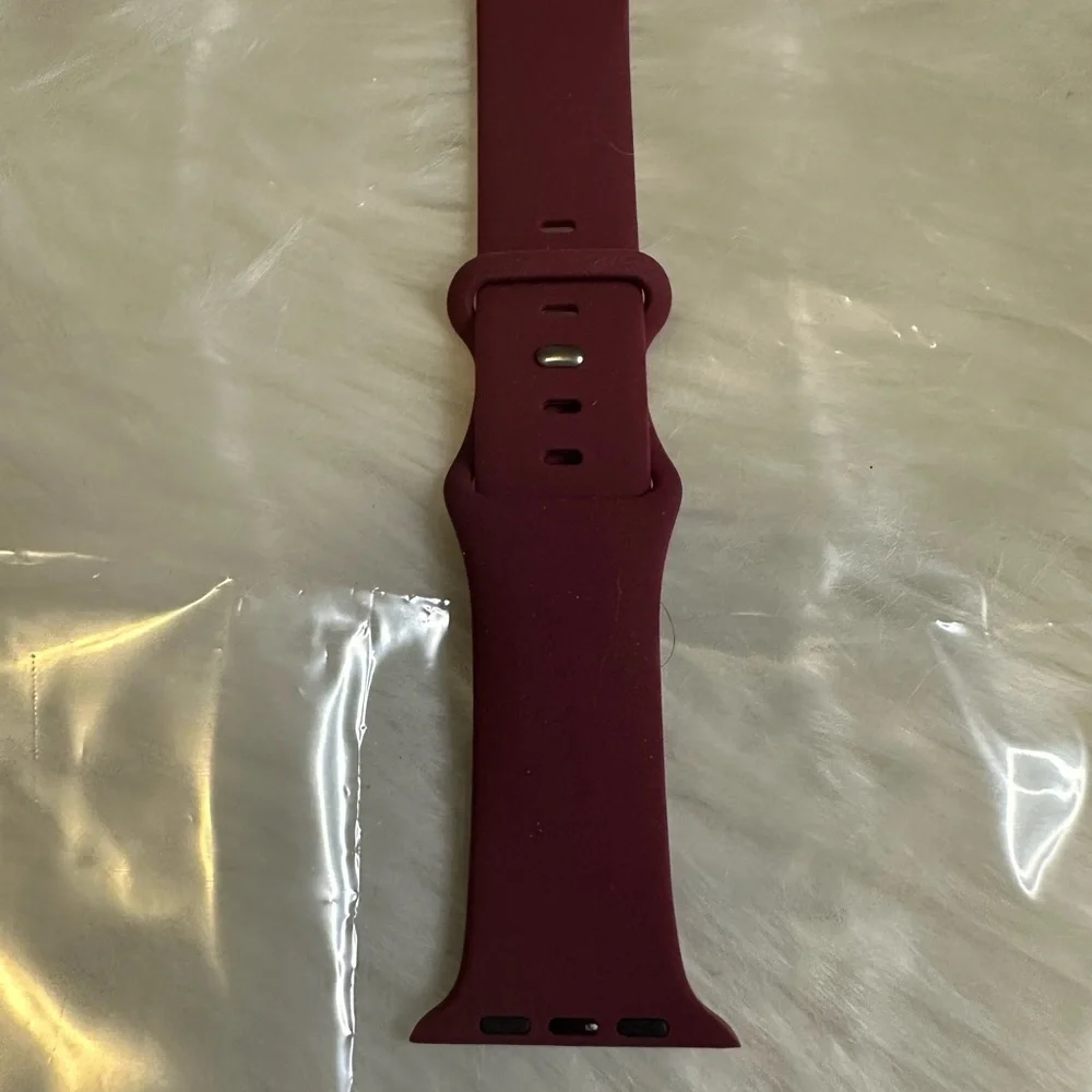 🩷5/$10 Maroon iWatch Band 44mm